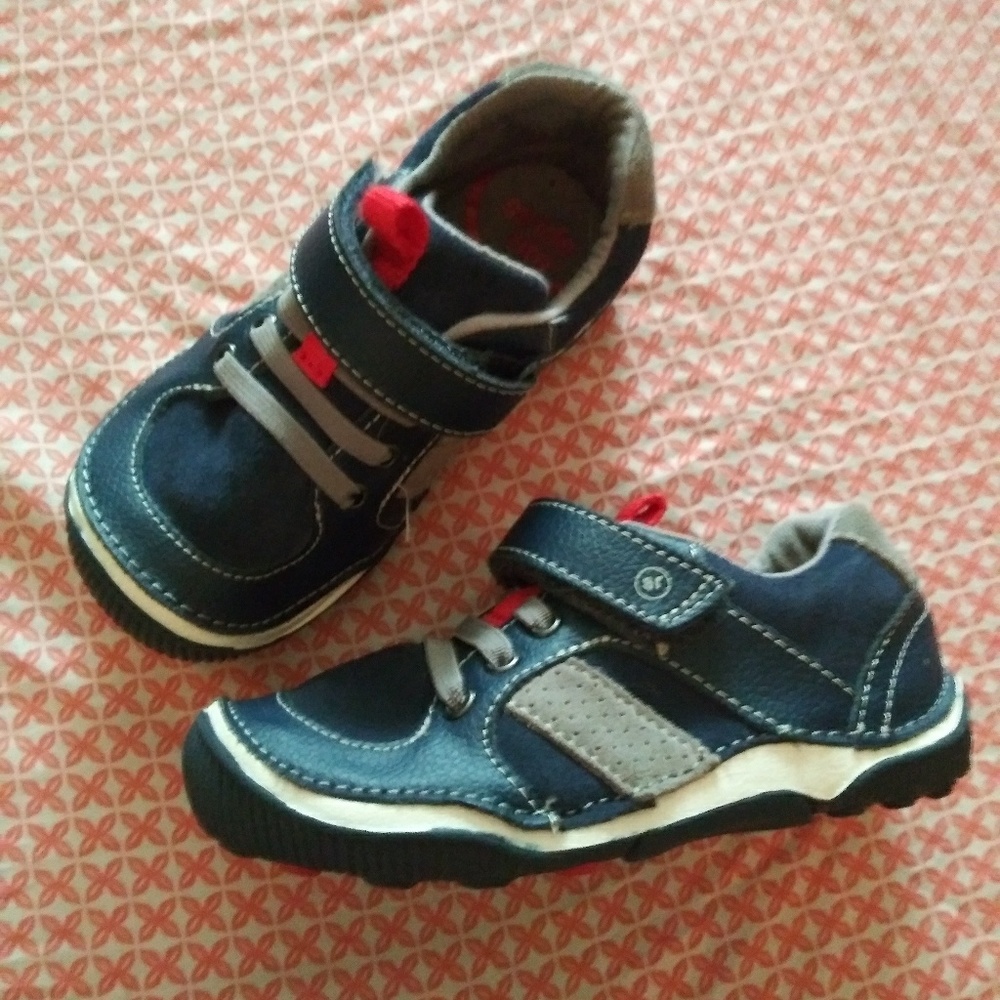 Stride Rite SRT Casual Sneaker (boys) NWOT